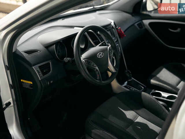 Серый Хендай Элантра, объемом двигателя 2 л и пробегом 120 тыс. км за 7900 $, фото 15 на Automoto.ua