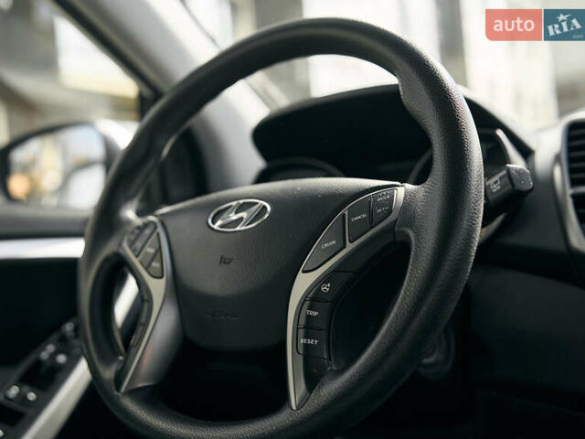 Серый Хендай Элантра, объемом двигателя 2 л и пробегом 120 тыс. км за 7900 $, фото 7 на Automoto.ua