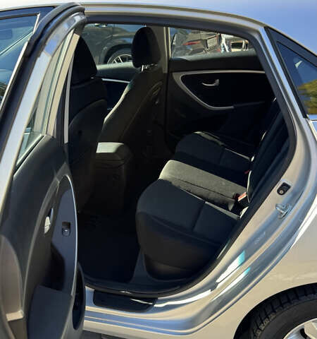 Серый Хендай Элантра, объемом двигателя 2 л и пробегом 100 тыс. км за 8800 $, фото 19 на Automoto.ua