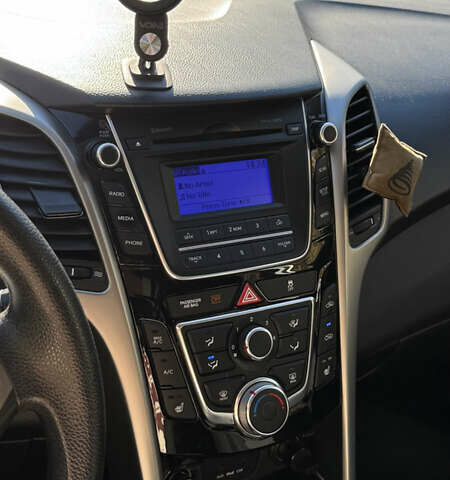 Серый Хендай Элантра, объемом двигателя 2 л и пробегом 100 тыс. км за 8800 $, фото 11 на Automoto.ua