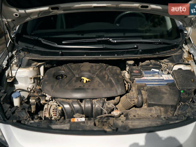 Серый Хендай Элантра, объемом двигателя 2 л и пробегом 120 тыс. км за 7900 $, фото 16 на Automoto.ua