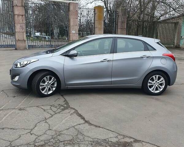 Серый Хендай Элантра, объемом двигателя 2 л и пробегом 118 тыс. км за 8700 $, фото 1 на Automoto.ua