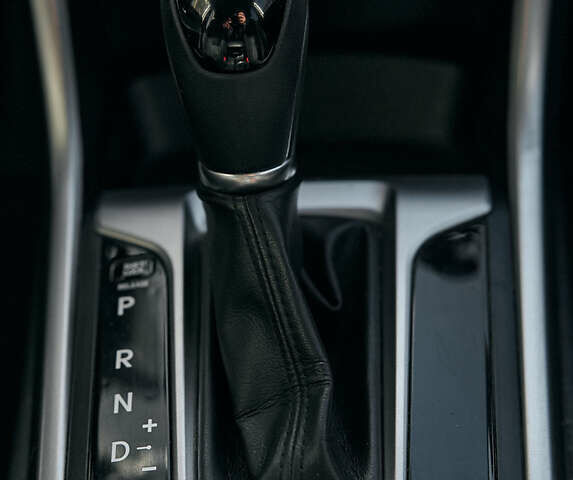 Серый Хендай Элантра, объемом двигателя 2 л и пробегом 120 тыс. км за 7900 $, фото 8 на Automoto.ua