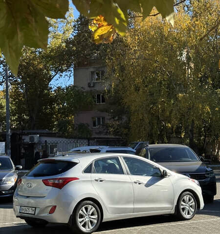 Серый Хендай Элантра, объемом двигателя 2 л и пробегом 100 тыс. км за 8800 $, фото 15 на Automoto.ua