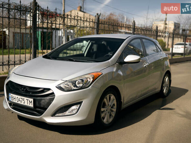 Серый Хендай Элантра, объемом двигателя 2 л и пробегом 120 тыс. км за 7900 $, фото 1 на Automoto.ua