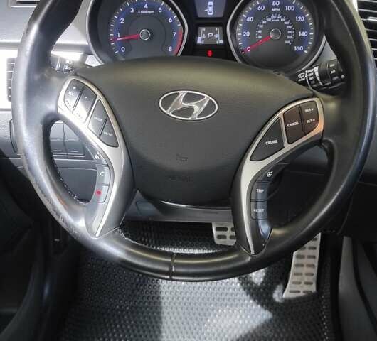 Серый Хендай Элантра, объемом двигателя 2 л и пробегом 186 тыс. км за 8600 $, фото 1 на Automoto.ua