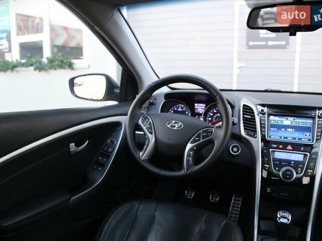 Серый Хендай Элантра, объемом двигателя 2 л и пробегом 183 тыс. км за 9900 $, фото 12 на Automoto.ua