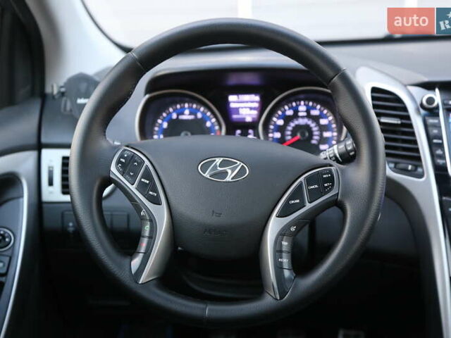 Серый Хендай Элантра, объемом двигателя 2 л и пробегом 183 тыс. км за 9900 $, фото 15 на Automoto.ua