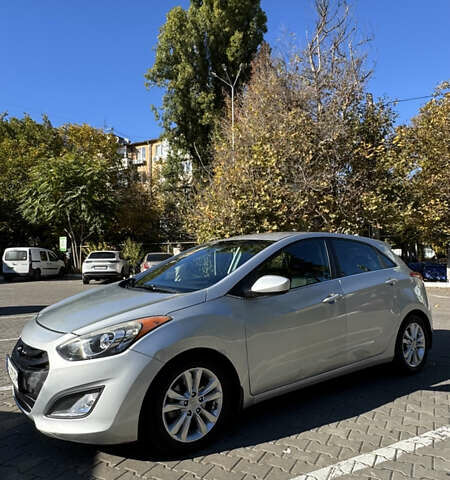 Серый Хендай Элантра, объемом двигателя 2 л и пробегом 100 тыс. км за 8800 $, фото 4 на Automoto.ua