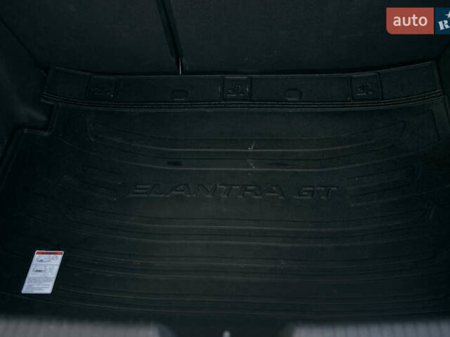 Серый Хендай Элантра, объемом двигателя 2 л и пробегом 120 тыс. км за 7900 $, фото 2 на Automoto.ua