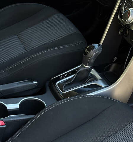 Серый Хендай Элантра, объемом двигателя 2 л и пробегом 100 тыс. км за 8800 $, фото 7 на Automoto.ua