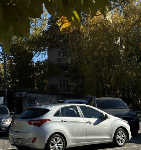 Серый Хендай Элантра, объемом двигателя 2 л и пробегом 100 тыс. км за 8800 $, фото 13 на Automoto.ua