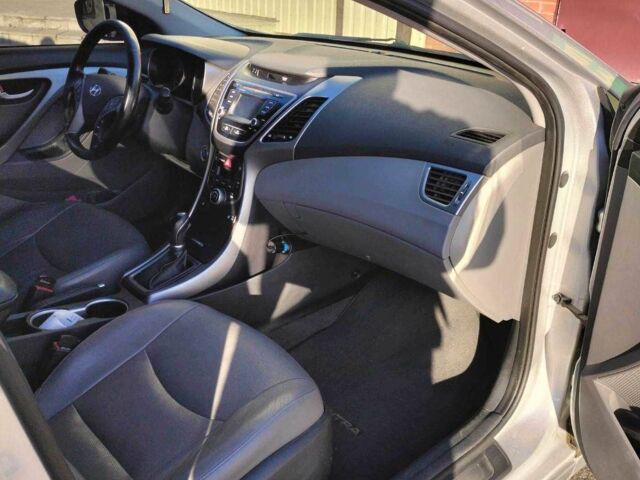 Сірий Хендай Елантра, об'ємом двигуна 1.8 л та пробігом 95 тис. км за 118000 $, фото 15 на Automoto.ua