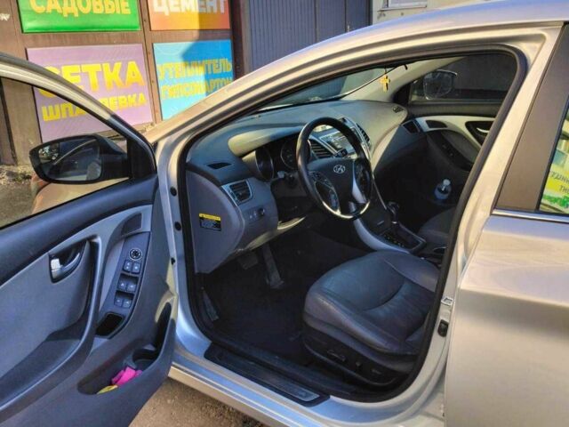 Сірий Хендай Елантра, об'ємом двигуна 1.8 л та пробігом 95 тис. км за 118000 $, фото 14 на Automoto.ua