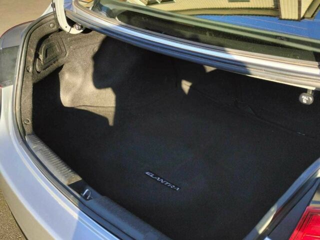 Сірий Хендай Елантра, об'ємом двигуна 1.8 л та пробігом 95 тис. км за 118000 $, фото 21 на Automoto.ua