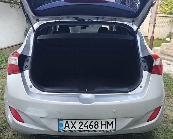 Серый Хендай Элантра, объемом двигателя 2 л и пробегом 83 тыс. км за 12900 $, фото 4 на Automoto.ua