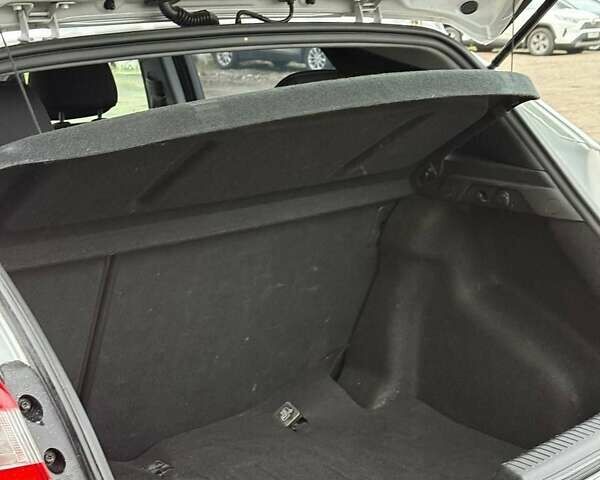 Серый Хендай Элантра, объемом двигателя 2 л и пробегом 150 тыс. км за 9800 $, фото 16 на Automoto.ua