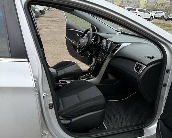 Серый Хендай Элантра, объемом двигателя 2 л и пробегом 150 тыс. км за 9800 $, фото 8 на Automoto.ua