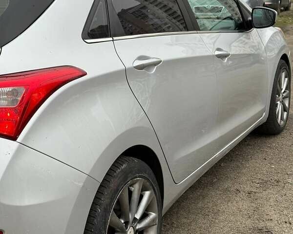 Серый Хендай Элантра, объемом двигателя 2 л и пробегом 150 тыс. км за 9800 $, фото 15 на Automoto.ua