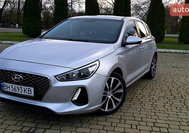 Серый Хендай Элантра, объемом двигателя 2 л и пробегом 86 тыс. км за 9999 $, фото 2 на Automoto.ua