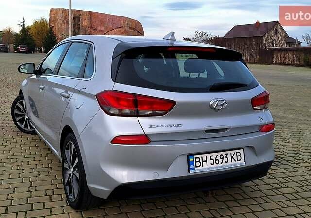 Серый Хендай Элантра, объемом двигателя 2 л и пробегом 86 тыс. км за 9999 $, фото 12 на Automoto.ua