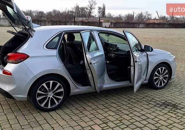 Серый Хендай Элантра, объемом двигателя 2 л и пробегом 86 тыс. км за 9999 $, фото 18 на Automoto.ua