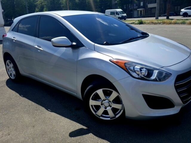 Серый Хендай Элантра, объемом двигателя 2 л и пробегом 160 тыс. км за 10500 $, фото 2 на Automoto.ua