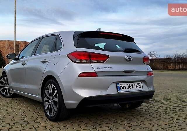 Серый Хендай Элантра, объемом двигателя 2 л и пробегом 86 тыс. км за 8999 $, фото 9 на Automoto.ua