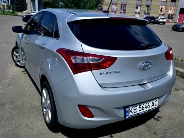 Серый Хендай Элантра, объемом двигателя 2 л и пробегом 160 тыс. км за 10500 $, фото 6 на Automoto.ua