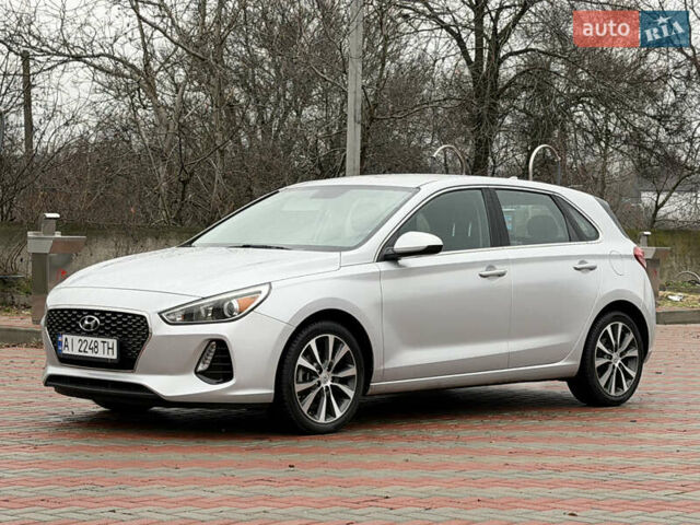 Серый Хендай Элантра, объемом двигателя 2 л и пробегом 105 тыс. км за 11900 $, фото 1 на Automoto.ua