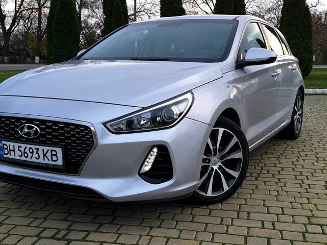 Сірий Хендай Елантра, об'ємом двигуна 2 л та пробігом 86 тис. км за 9999 $, фото 2 на Automoto.ua