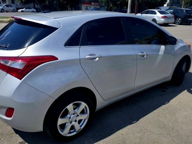 Серый Хендай Элантра, объемом двигателя 2 л и пробегом 160 тыс. км за 10500 $, фото 3 на Automoto.ua