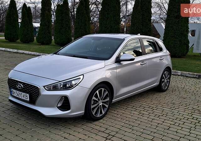 Серый Хендай Элантра, объемом двигателя 2 л и пробегом 86 тыс. км за 9999 $, фото 5 на Automoto.ua