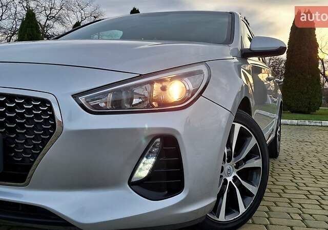 Серый Хендай Элантра, объемом двигателя 2 л и пробегом 86 тыс. км за 9999 $, фото 1 на Automoto.ua