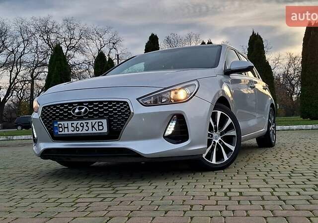 Серый Хендай Элантра, объемом двигателя 2 л и пробегом 86 тыс. км за 8999 $, фото 4 на Automoto.ua