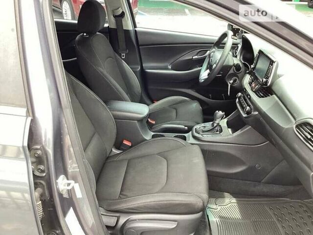Сірий Хендай Елантра, об'ємом двигуна 2 л та пробігом 131 тис. км за 2600 $, фото 7 на Automoto.ua