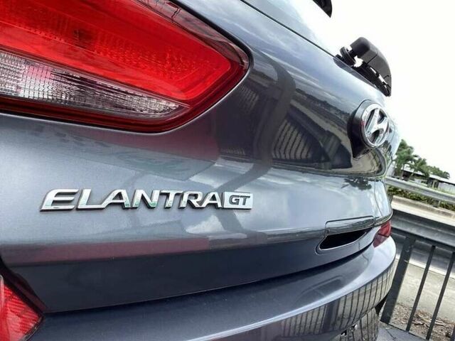 Сірий Хендай Елантра, об'ємом двигуна 2 л та пробігом 131 тис. км за 2600 $, фото 6 на Automoto.ua