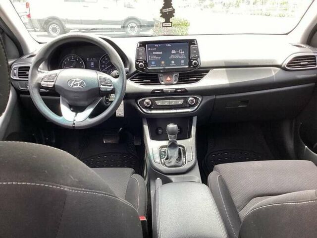 Сірий Хендай Елантра, об'ємом двигуна 2 л та пробігом 131 тис. км за 2600 $, фото 10 на Automoto.ua