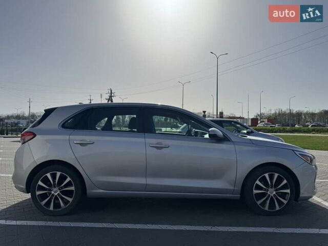 Серый Хендай Элантра, объемом двигателя 2 л и пробегом 175 тыс. км за 12700 $, фото 4 на Automoto.ua