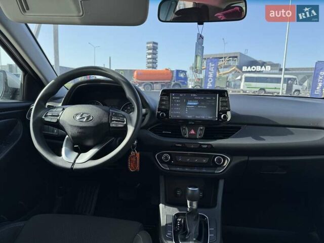 Серый Хендай Элантра, объемом двигателя 2 л и пробегом 175 тыс. км за 12700 $, фото 7 на Automoto.ua