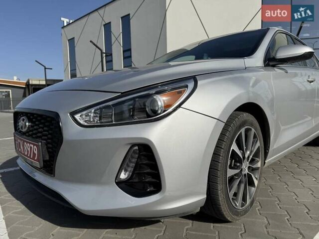 Серый Хендай Элантра, объемом двигателя 2 л и пробегом 175 тыс. км за 12700 $, фото 1 на Automoto.ua