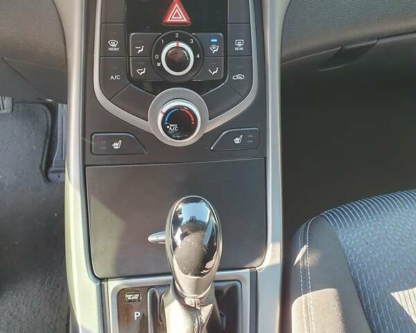Серый Хендай Элантра, объемом двигателя 2 л и пробегом 133 тыс. км за 8500 $, фото 17 на Automoto.ua