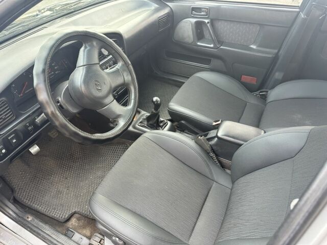 Серый Хендай Элантра, объемом двигателя 1.5 л и пробегом 300 тыс. км за 2200 $, фото 5 на Automoto.ua