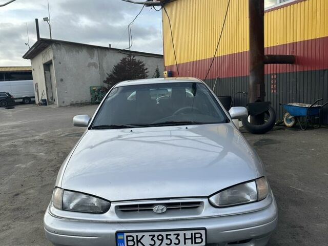 Серый Хендай Элантра, объемом двигателя 1.5 л и пробегом 300 тыс. км за 2200 $, фото 3 на Automoto.ua