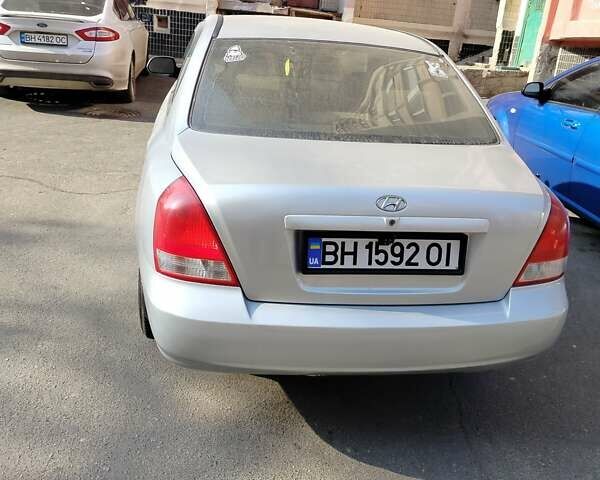 Серый Хендай Элантра, объемом двигателя 2 л и пробегом 167 тыс. км за 3200 $, фото 2 на Automoto.ua