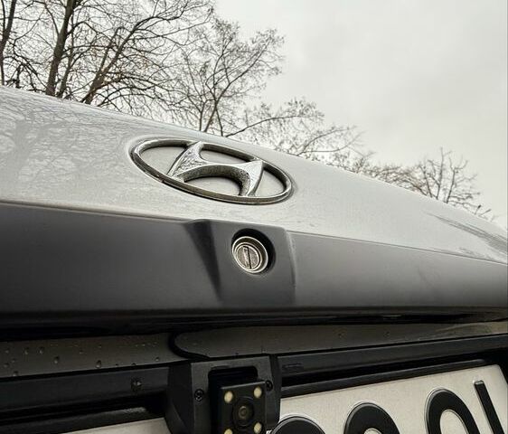 Серый Хендай Элантра, объемом двигателя 2 л и пробегом 165 тыс. км за 4500 $, фото 7 на Automoto.ua