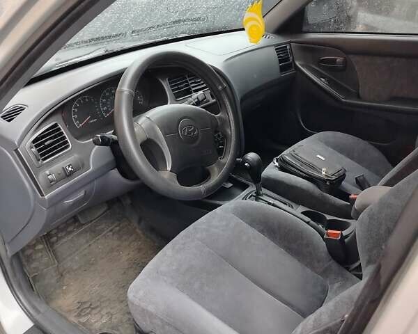 Серый Хендай Элантра, объемом двигателя 2 л и пробегом 167 тыс. км за 3200 $, фото 10 на Automoto.ua