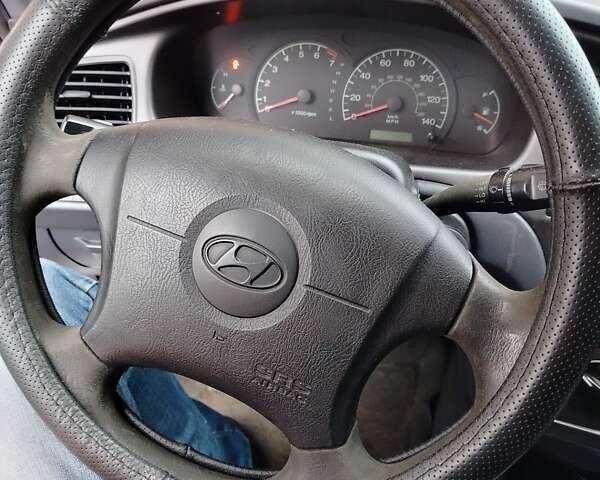 Серый Хендай Элантра, объемом двигателя 2 л и пробегом 167 тыс. км за 3200 $, фото 12 на Automoto.ua