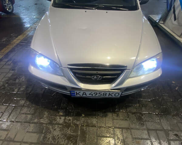 Сірий Хендай Елантра, об'ємом двигуна 1.98 л та пробігом 260 тис. км за 3100 $, фото 5 на Automoto.ua