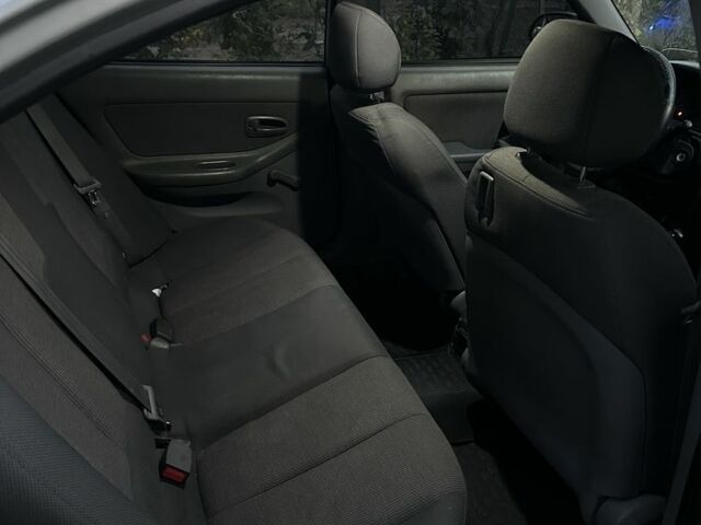 Хендай Элантра 2004 в Подольск (Котовск) на Automoto.ua Серый Хендай Элантра, объемом двигателя 1.6 л и пробегом 2 тыс. км за 2900 $, фото 5 на Automoto.ua